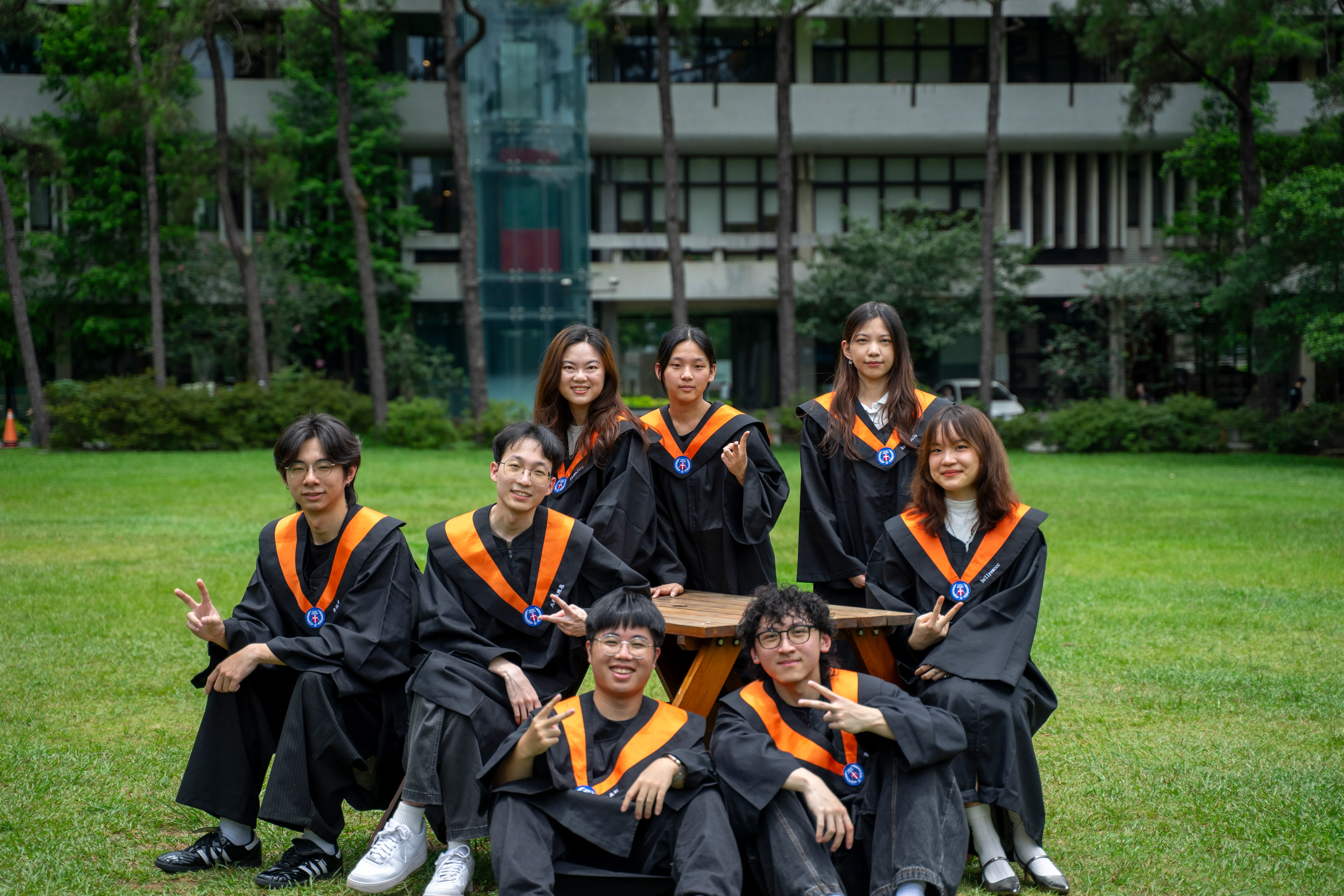 感謝那些在大學中很重要的人 && 發一下我的畢業照